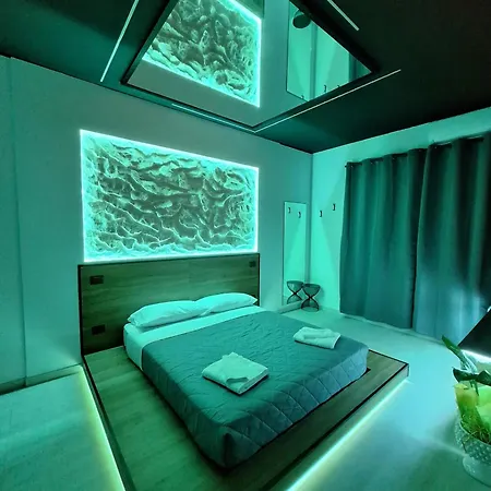 Πανσιόν Dark & Light & Luxury *