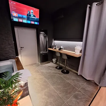 招待所 Dark & Light & Luxury 卡塔尼亚