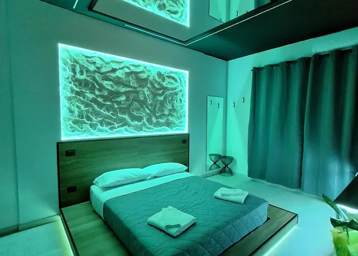 Πανσιόν Dark & Light & Luxury 4*